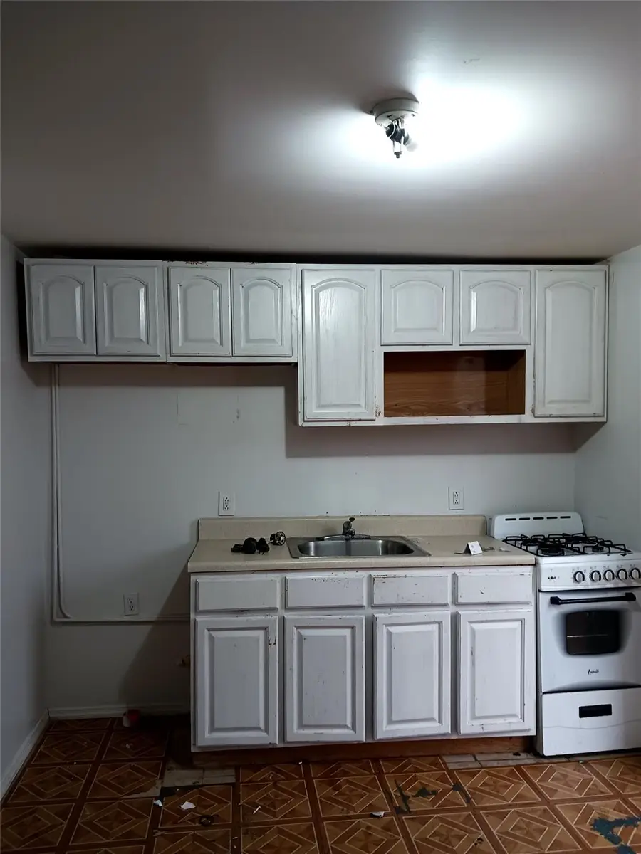 102-23 Russell Street, Howard Beach, NY 11414 - Image #3