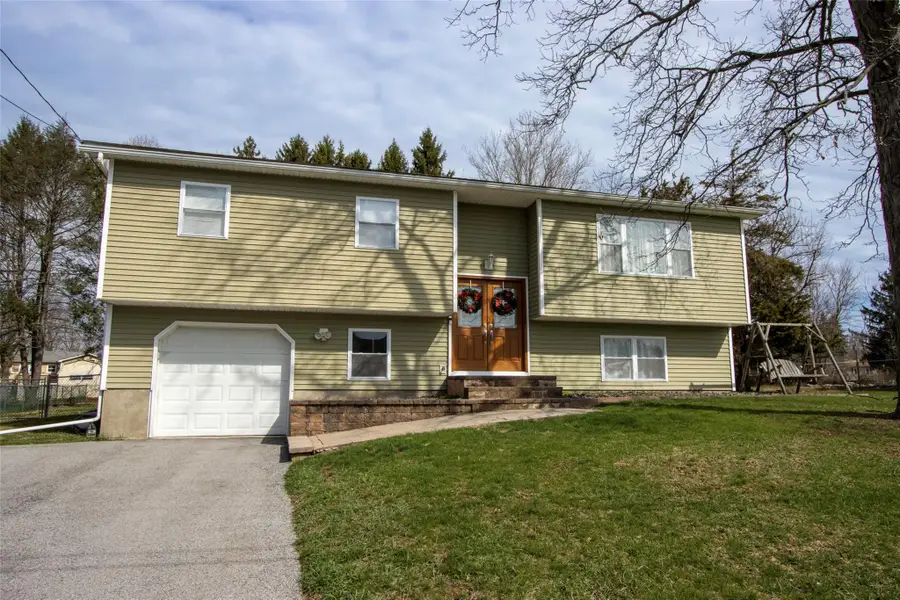 108 Parkdale Drive, New Windsor, NY 12553 - Image #2