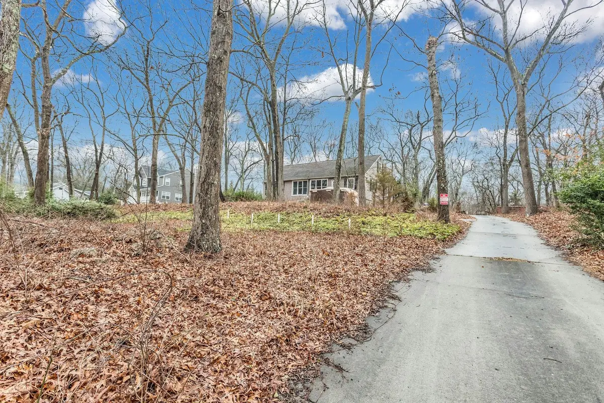 33 Mobrey Lane, Smithtown, NY 11787 - Image #1