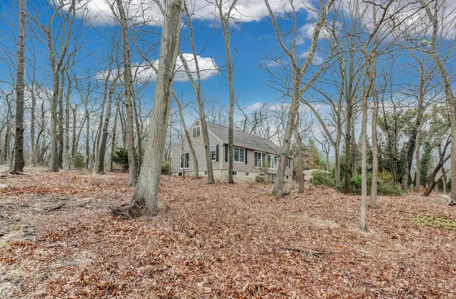 33 Mobrey Lane, Smithtown, NY 11787 - Image #3