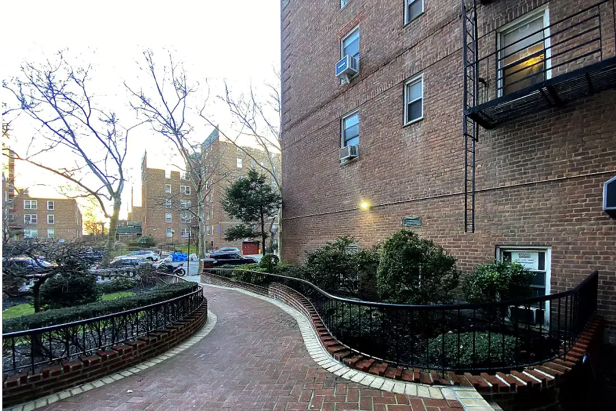67-12 Yellowstone Blvd #B11, Forest Hills, NY 11375 - #3
