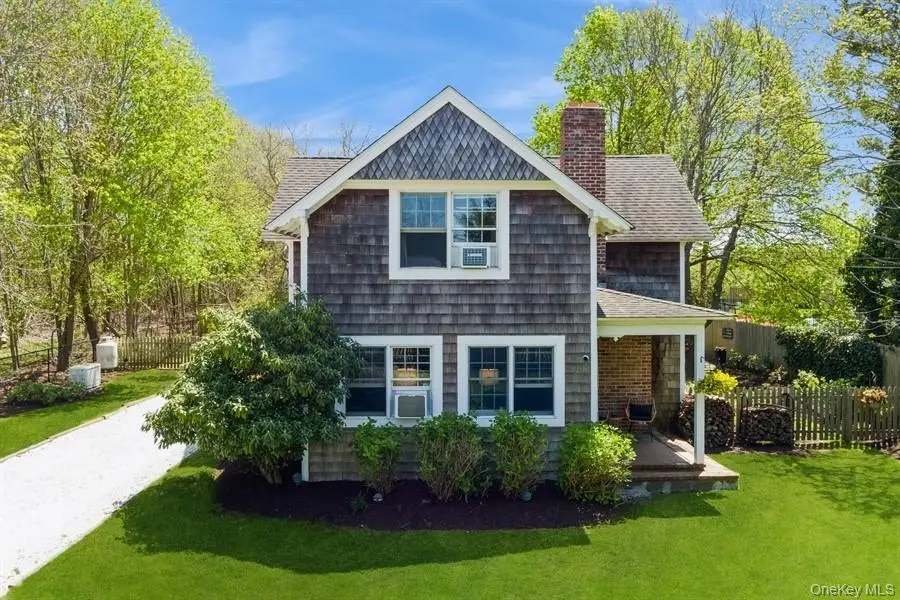 3320 Oregon Road, Mattituck, NY 11952 - Image #2