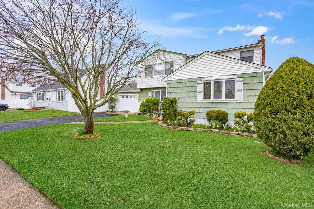 345 N Wisconsin Avenue, Massapequa, NY 11758 - Image #1