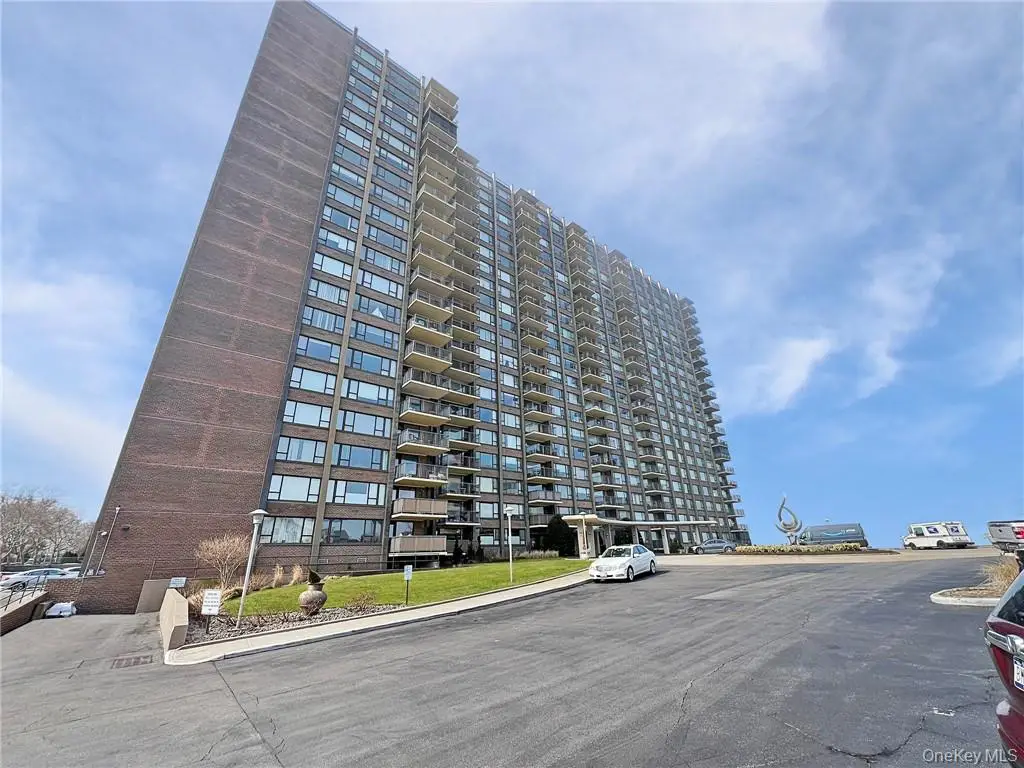 166-25 Powells Cove Boulevard #8E, Beechhurst, NY 11357 - Image #1