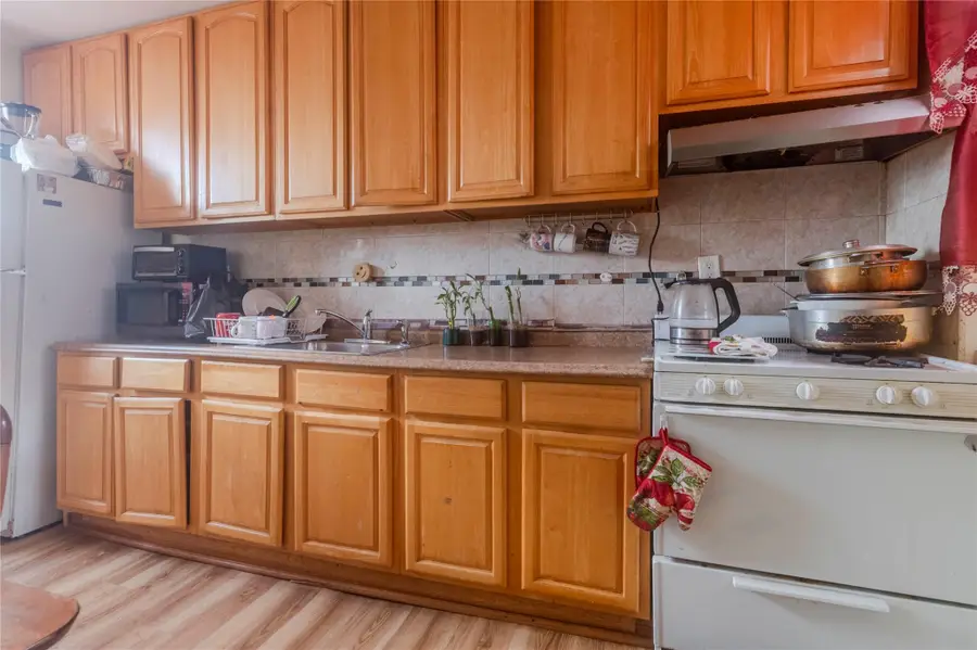 393 Crescent Street, Brooklyn, NY 11208 - Image #3