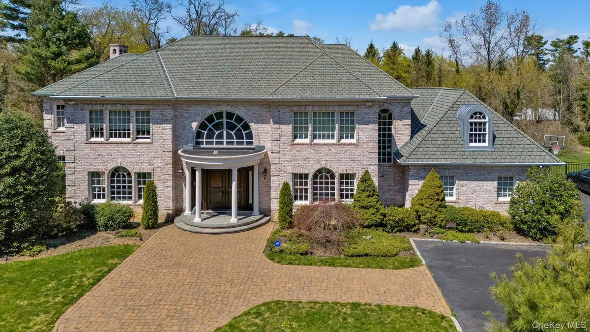 8 Norgate Road, Brookville, NY 11545 - Image #1