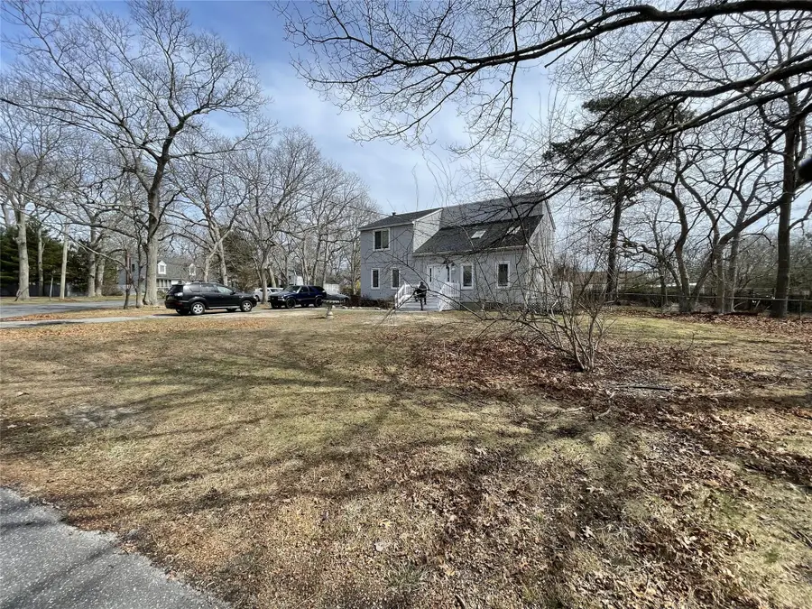 8 Park Circle, Shirley, NY 11967 - Image #2