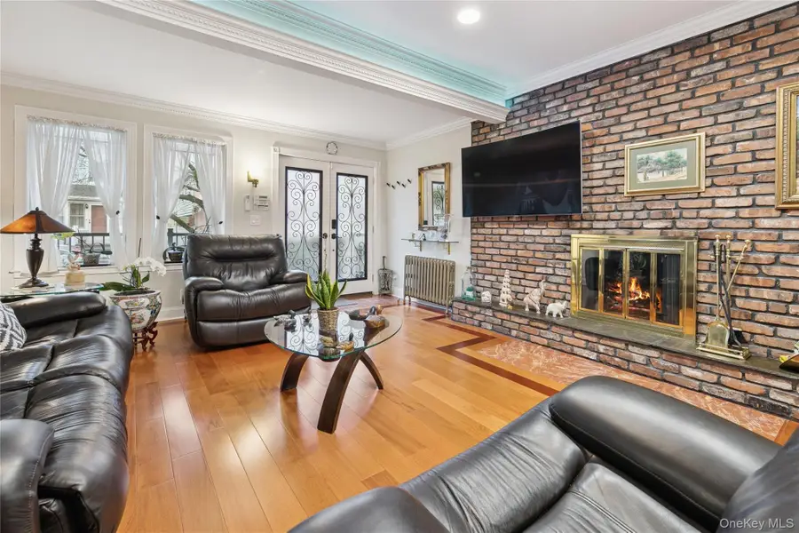 87-15 258th Street, Floral Park, NY 11001 - Image #3