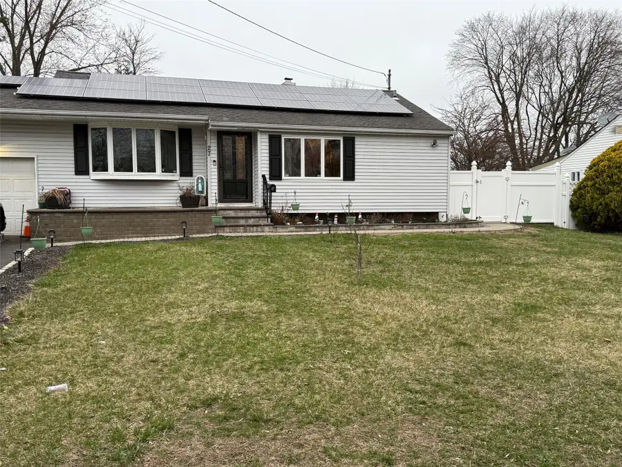 27 Pandora Drive, Brentwood, NY 11717 - Image #2