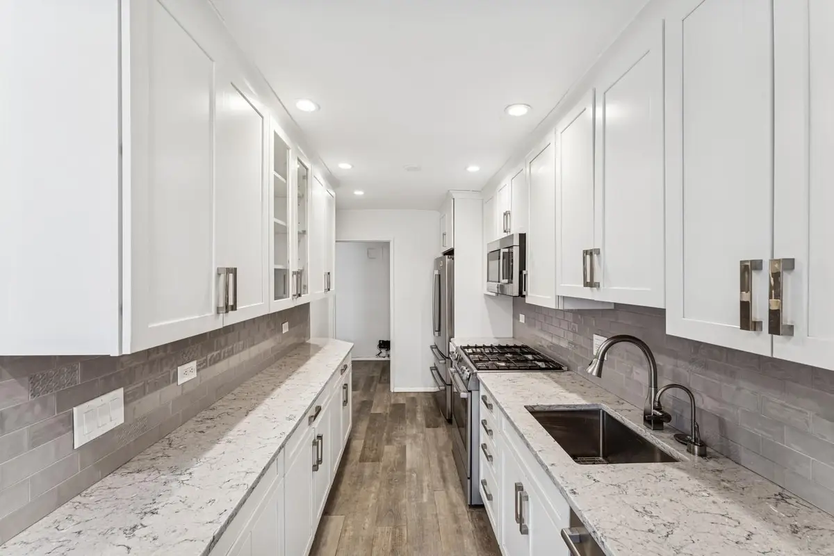 241-20 Northern Boulevard #2B, Little Neck, NY 11362 - Image #1