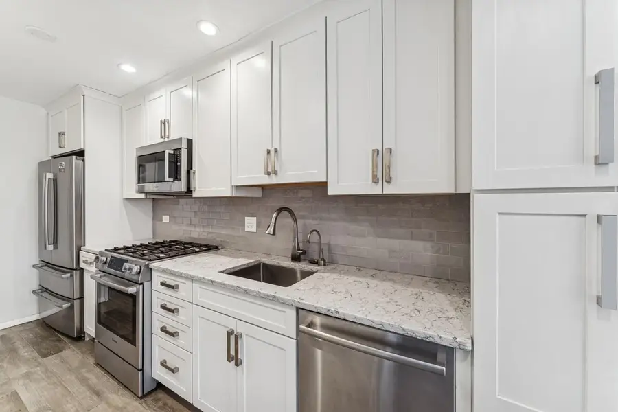 241-20 Northern Boulevard #2B, Little Neck, NY 11362 - Image #2