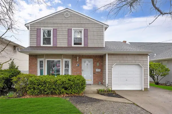 591 Conklin Street, Farmingdale, NY 11735