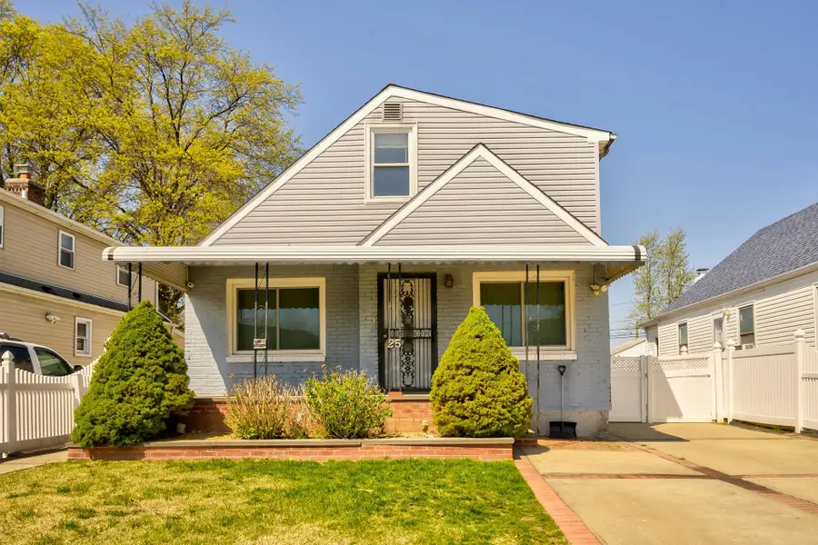 25 Virginia Drive, Elmont, NY 11003 - Image #2