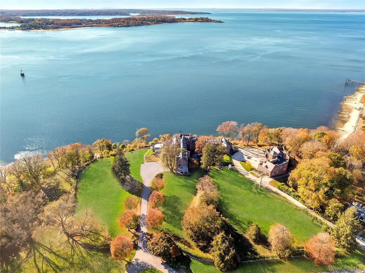 31 Fort Hill Drive, Lloyd Harbor, NY 11743 - Image #1