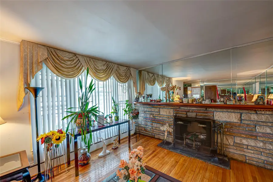 6 Frederick Ave, Freeport, NY 11520 - Image #3