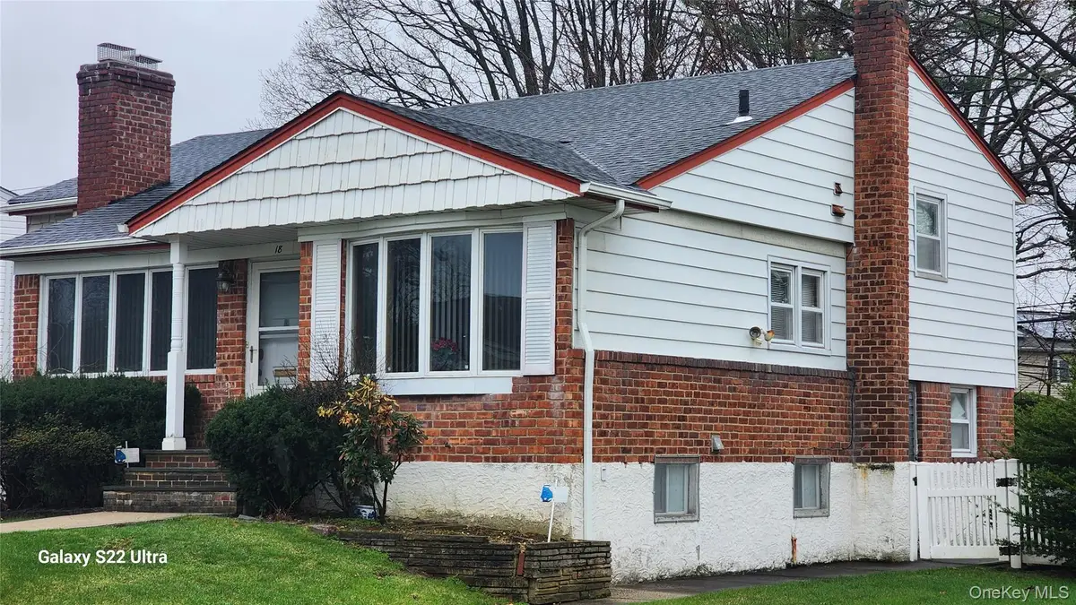 18 Hilary Lane, Westbury, NY 11590 - Image #1