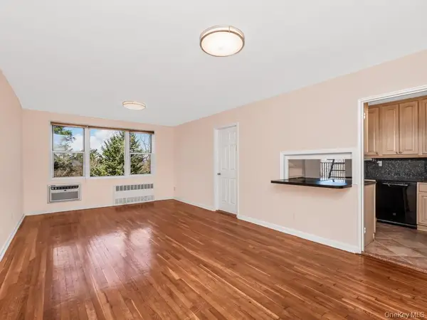 679 W 239th Street #5H, Bronx, NY 10463