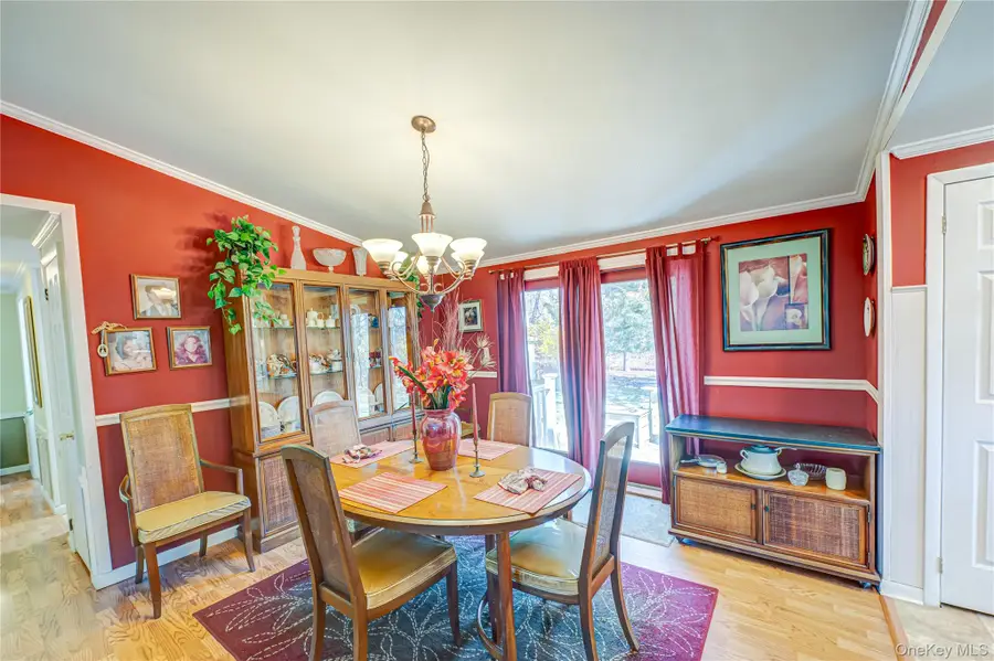 1407 Middle Road #6, Calverton, NY 11933 - Image #3