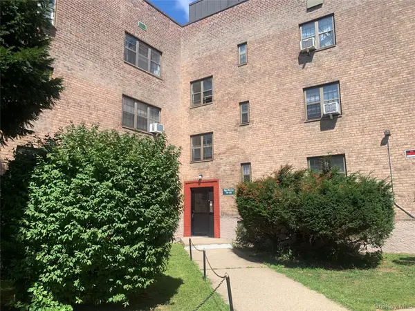 78-35 147th Street #2E, Kew Garden Hills, NY 11367