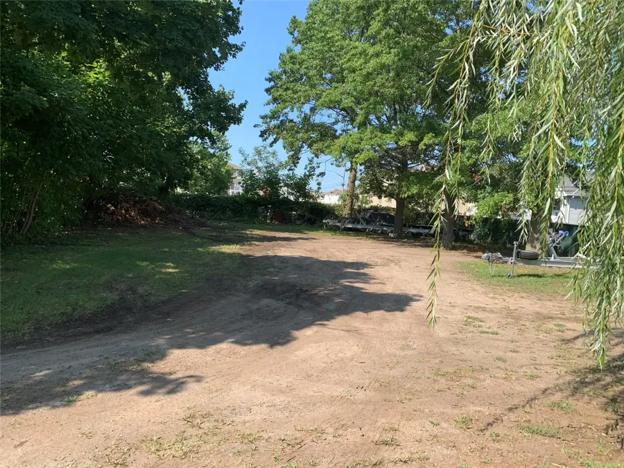 Davenport Court Davenport Court, Howard Beach, NY 11414 - Image #2