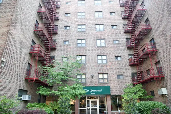 87-30 204 Street #B48, Hollis, NY 11423