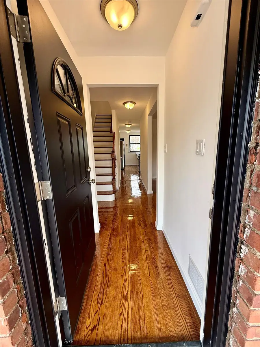 1031 E 215th St, Bronx, Ny, Bronx, NY 10469 - Image #2