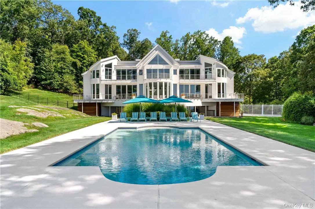 18 Bramblebush Road, Cortlandt, NY 10520 - Image #1