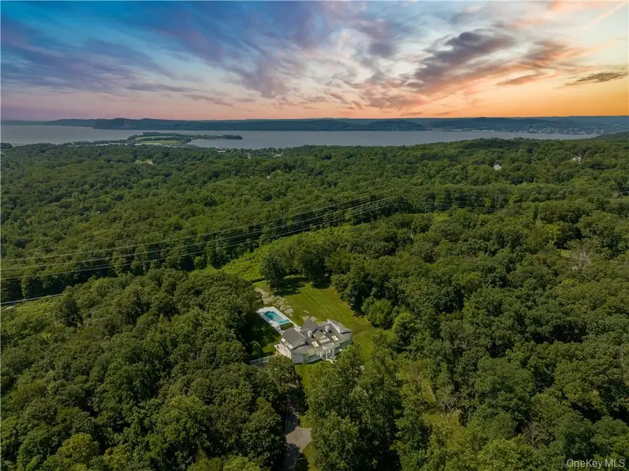 18 Bramblebush Road, Cortlandt, NY 10520 - Image #2