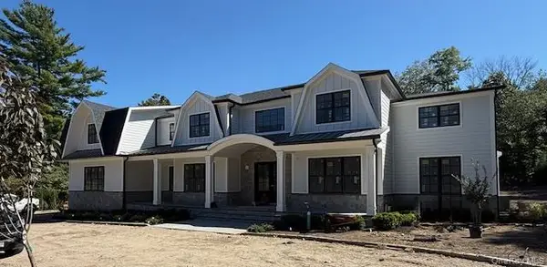 4 Middle Hollow Road, Lloyd Harbor, NY 11743