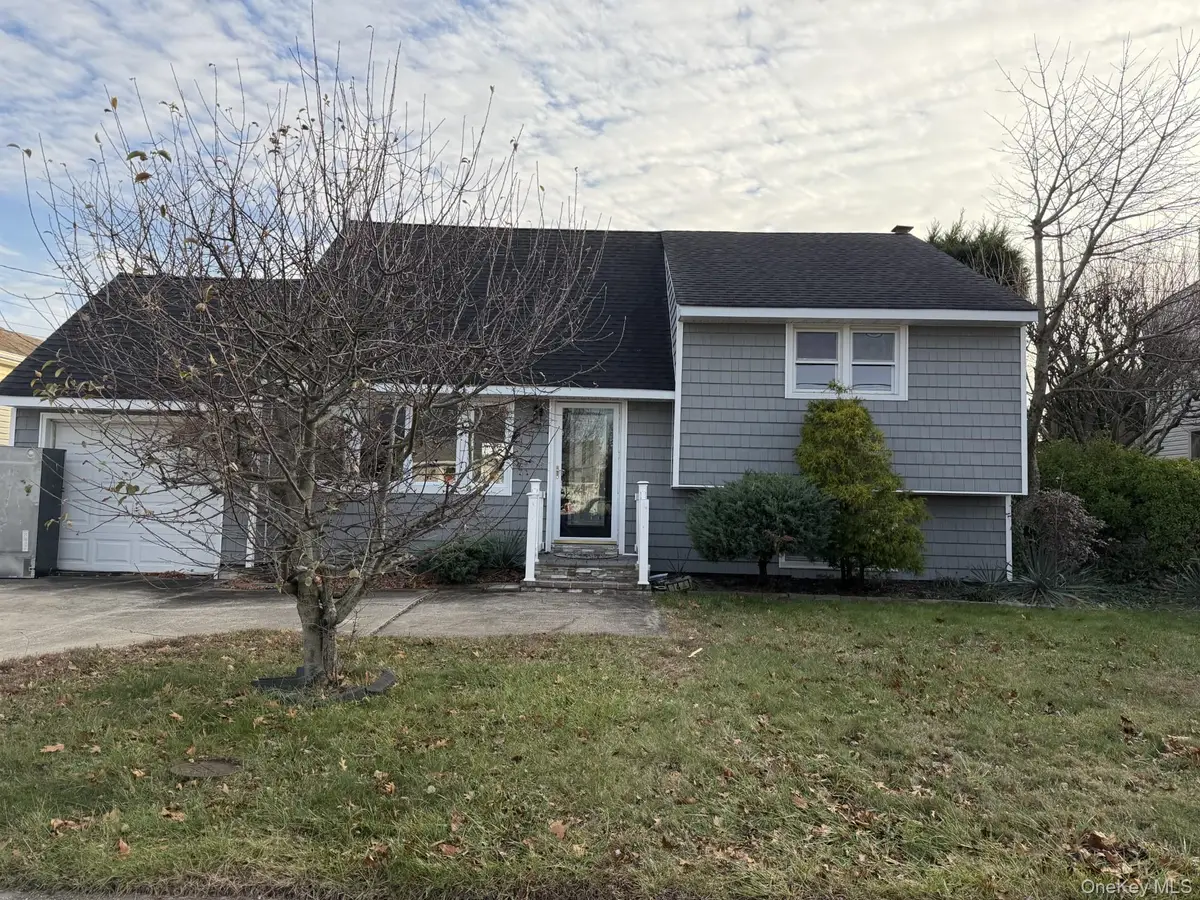 14a Earl Place, Amity Harbor, NY 11701 - Image #1