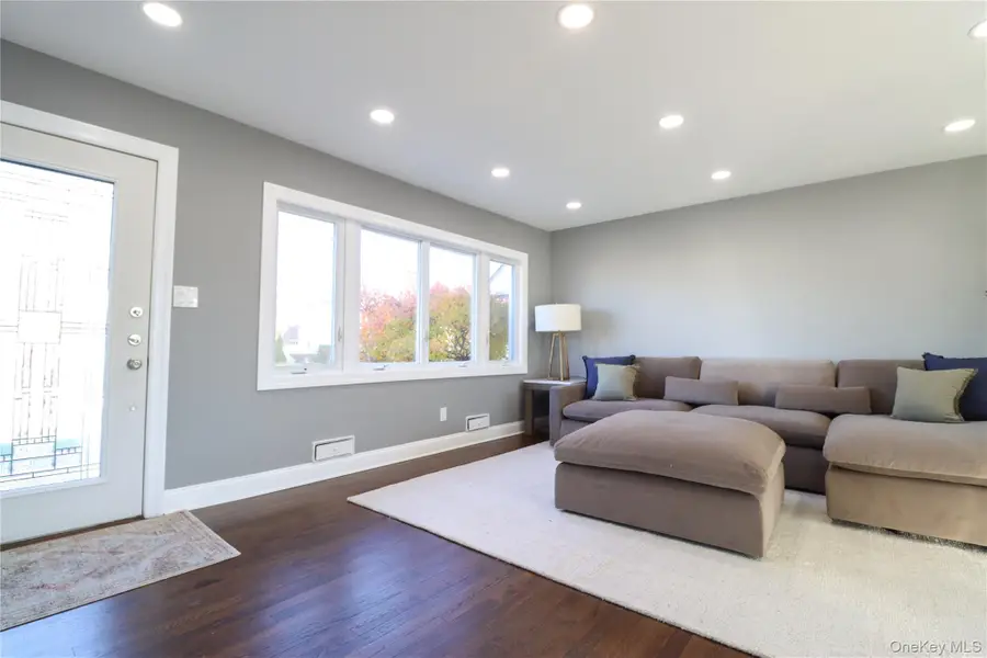 14a Earl Place, Amity Harbor, NY 11701 - Image #3