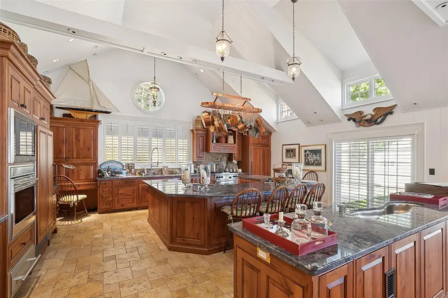 1386 Ridge Road, Laurel Hollow, NY 11791 - Image #3