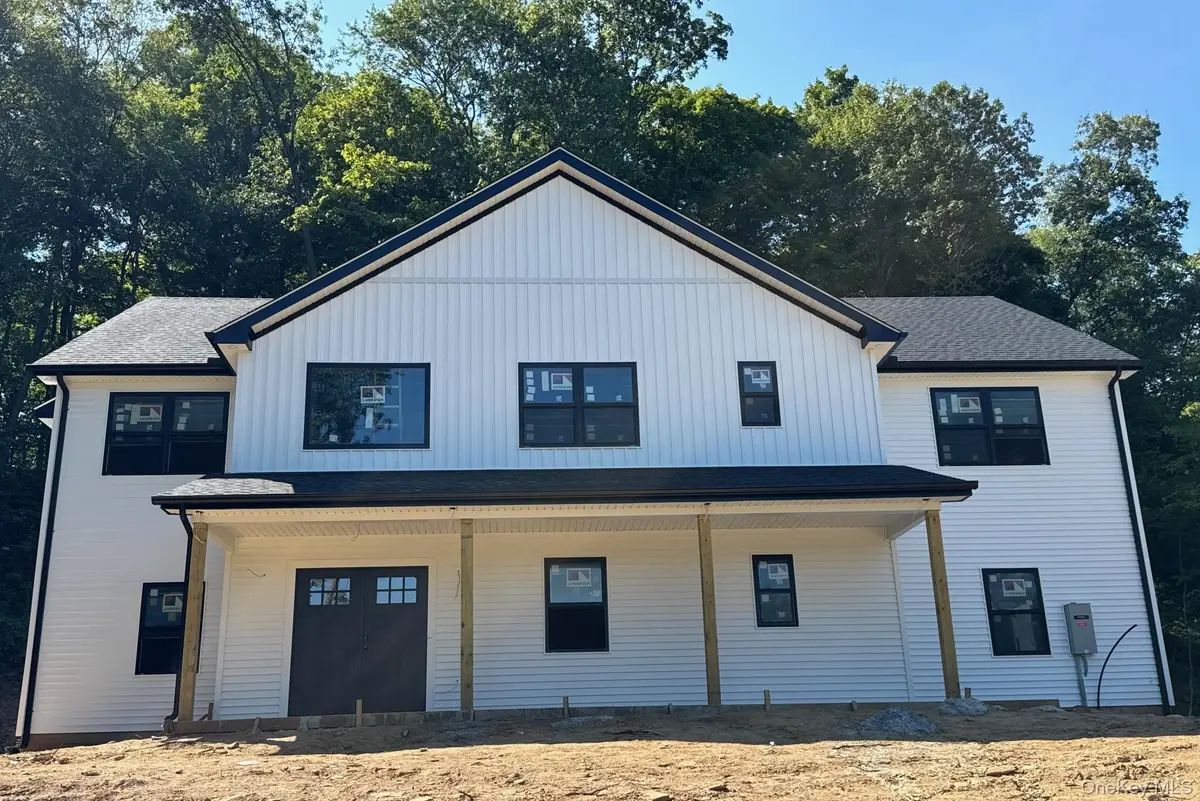 14 Foxwood Terrace E, Patterson, NY 12563 - Image #1