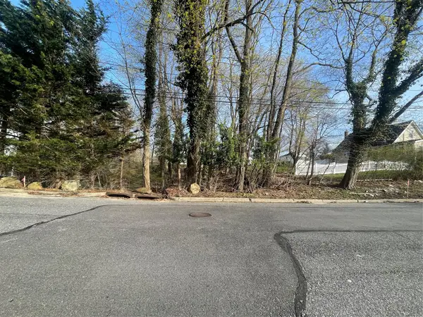 Walnut Road, Kings Park, NY 11754