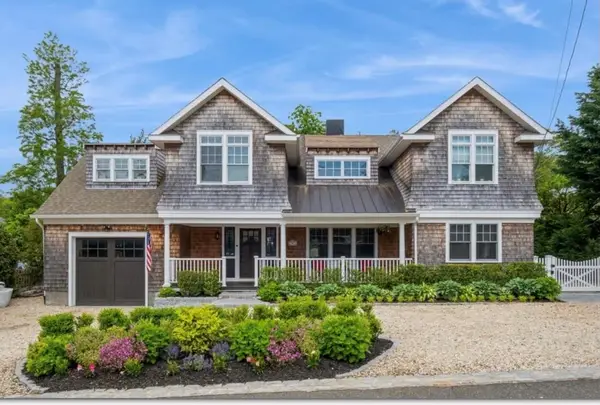 8 Hilltop Drive, Bayville, NY 11709