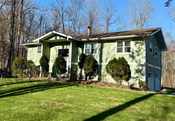 110 Mahopac Avenue, Granite Springs, NY 10527