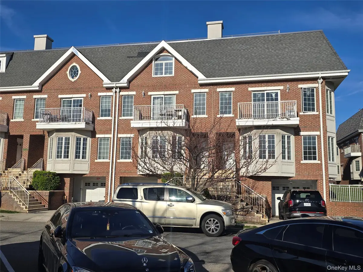 337 Park Crescent, College Point, NY 11356 - Image #1