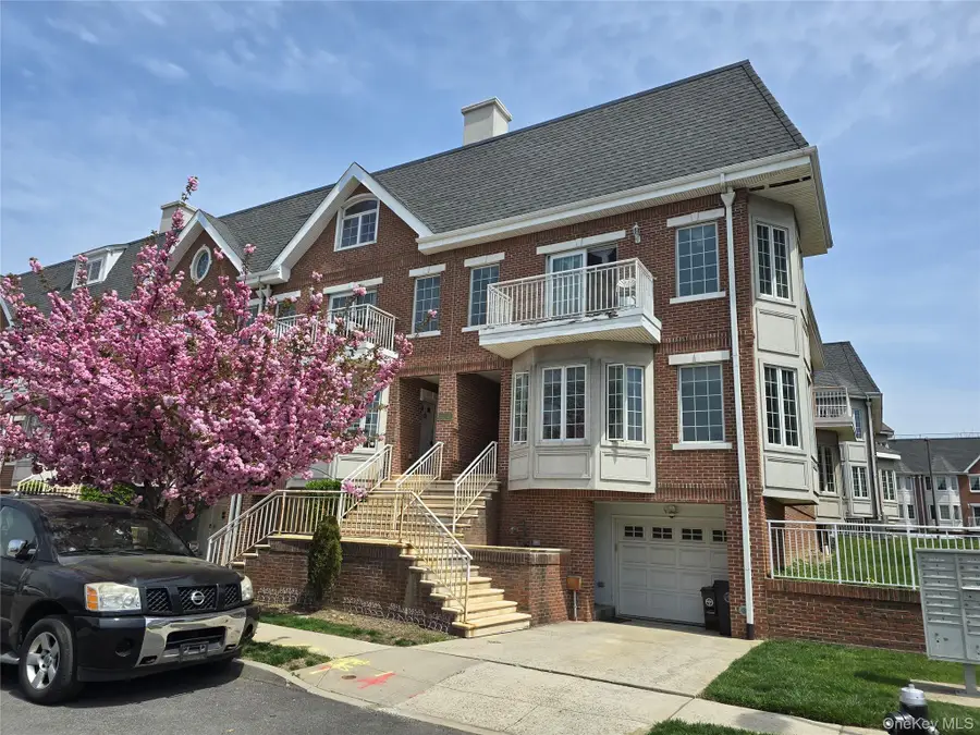 337 Park Crescent, College Point, NY 11356 - Image #2