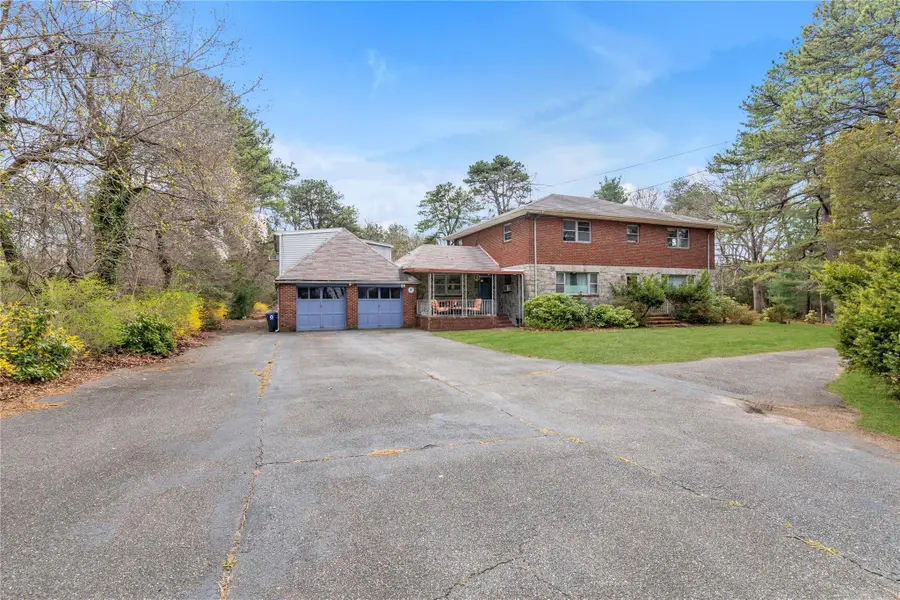 420 Old Country Road, Melville, NY 11747 - Image #2