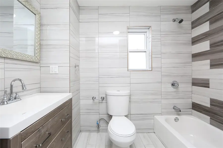 24027 Newhall Avenue, Rosedale, NY 11422 - Image #3