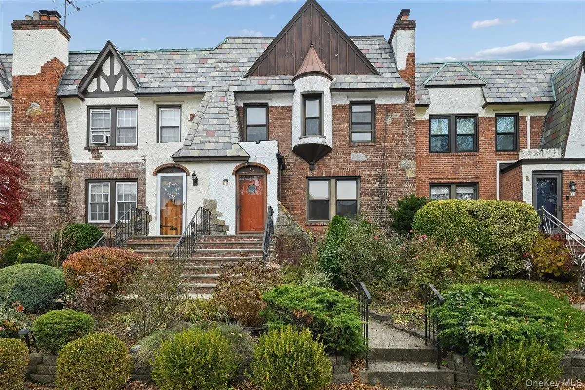 33 Dartmouth Street, Valley Stream, NY 11581 - Image #1