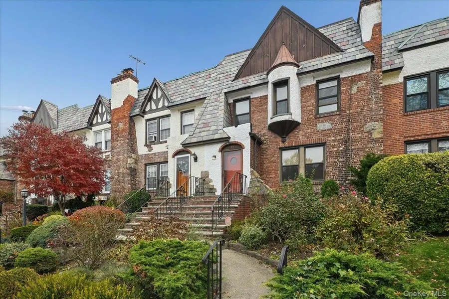 33 Dartmouth Street, Valley Stream, NY 11581 - Image #2