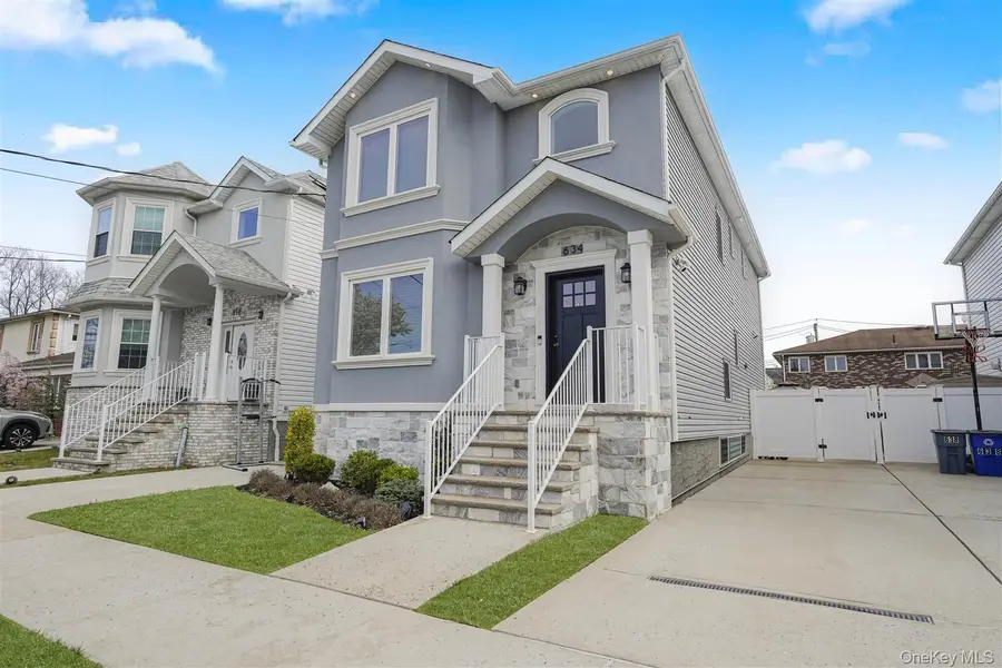 634 Darlington Avenue, Staten Island, NY 10309 - Image #2