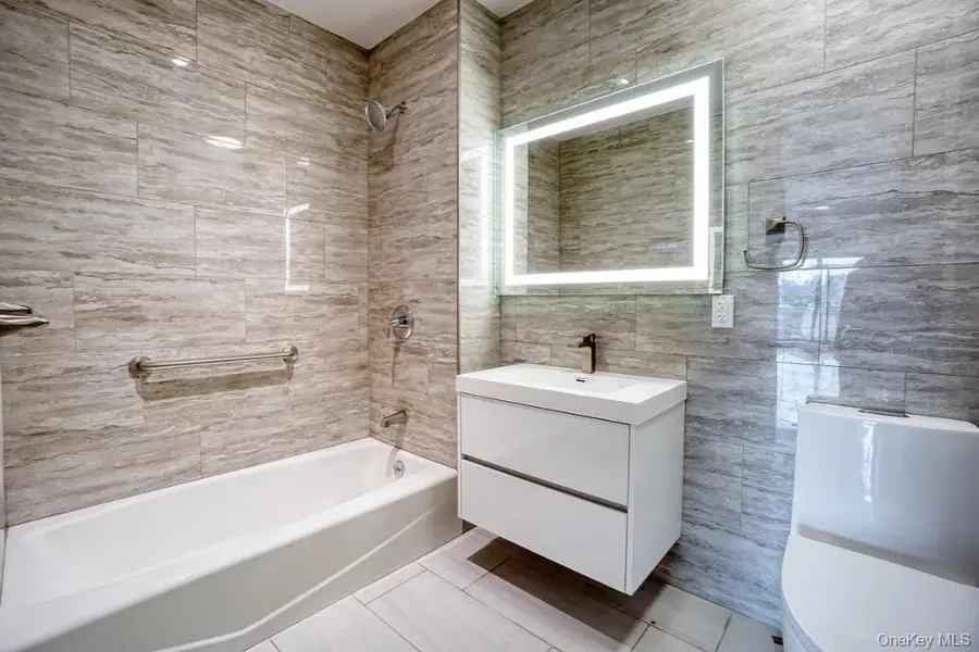 28-06 21 Street #6FA, Astoria, NY 11102 - Image #3