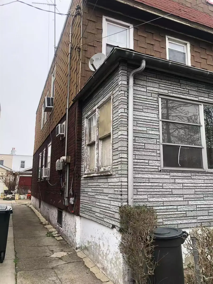 13933 87th Drive, Jamaica, NY 11435 - Image #2