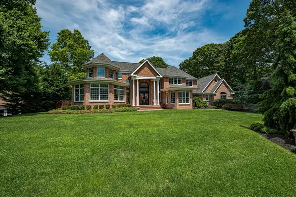 14 Eagle Landing, Mount Sinai, NY 11766