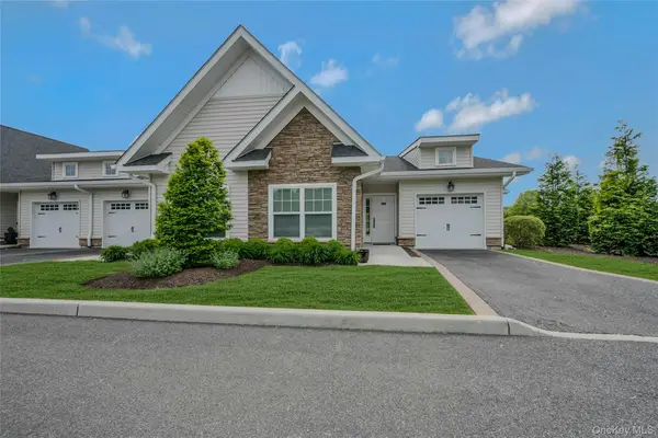 2300 Fox Hill Drive #1101, Baiting Hollow, NY 11933