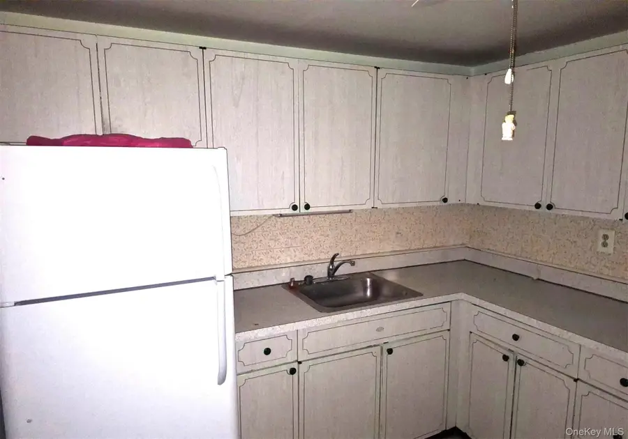 838 Pelhamdale Avenue #3R, New Rochelle, NY 10801 - Image #3