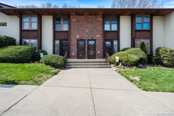 10 Sycamore Court #10, Selden, NY 11784