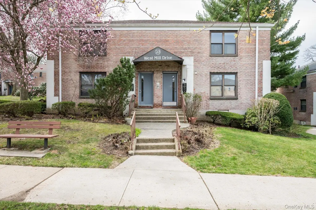 23 West Mill Drive #9A, Great Neck, NY 11021 - Image #1